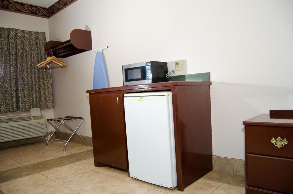 Deluxe King Room interior